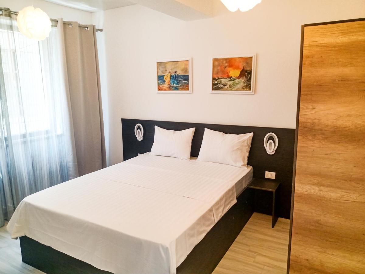 Ric Apartament Navodari Bagian luar foto